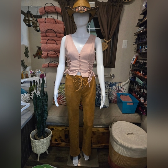 New!  Women's Lace Up Buckled Vest - Picture 7 of 7